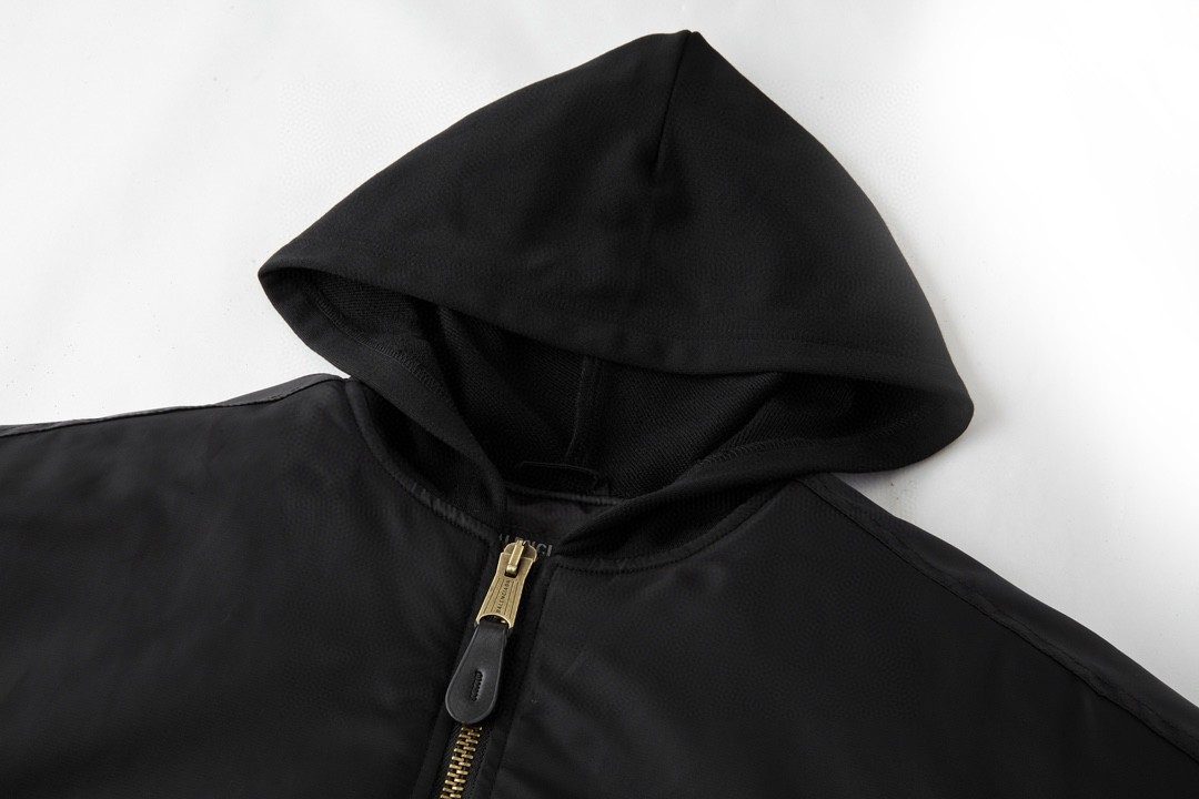 Balenciaga 巴黎世家 BERKIND 字母刺绣Logo 连帽飞行夹克 棉服 宽松 外套 秋冬款 黑色 