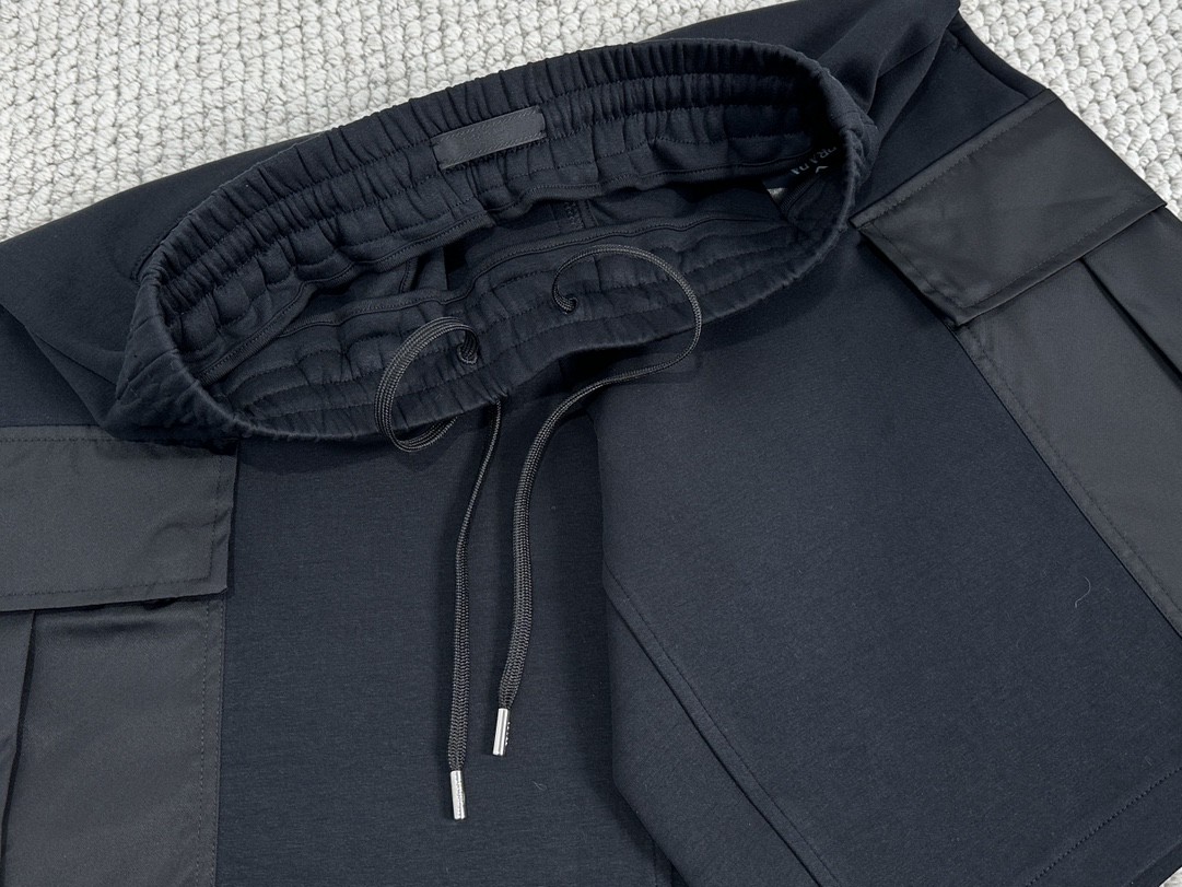 PRADA 普拉达 纯色中腰徽标贴袋松紧直筒休闲裤 运动裤 裤子 短裤 黑色 UJP229-11JE-F0806-S-OOO