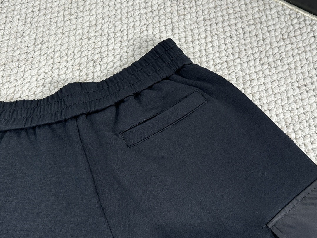 PRADA 普拉达 纯色中腰徽标贴袋松紧直筒休闲裤 运动裤 裤子 短裤 黑色 UJP229-11JE-F0806-S-OOO