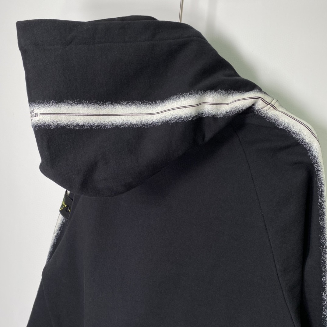 Supreme STONE ISLAND 石头岛联名款 贴布插肩袖设计连帽卫衣 卫衣 男女同款 黑色 SUP-SS22-718