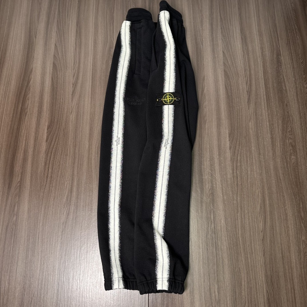 Supreme STONE ISLAND 石头岛联名款 侧边条纹贴标束脚运动裤 休闲裤 长裤 黑色 SUP-SS22-721
