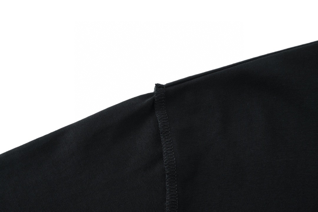 LOUIS VUITTON 路易威登 折线老花刺绣短袖 圆领 T 恤 上衣 夏款 男女同款 黑色 1AAU5D