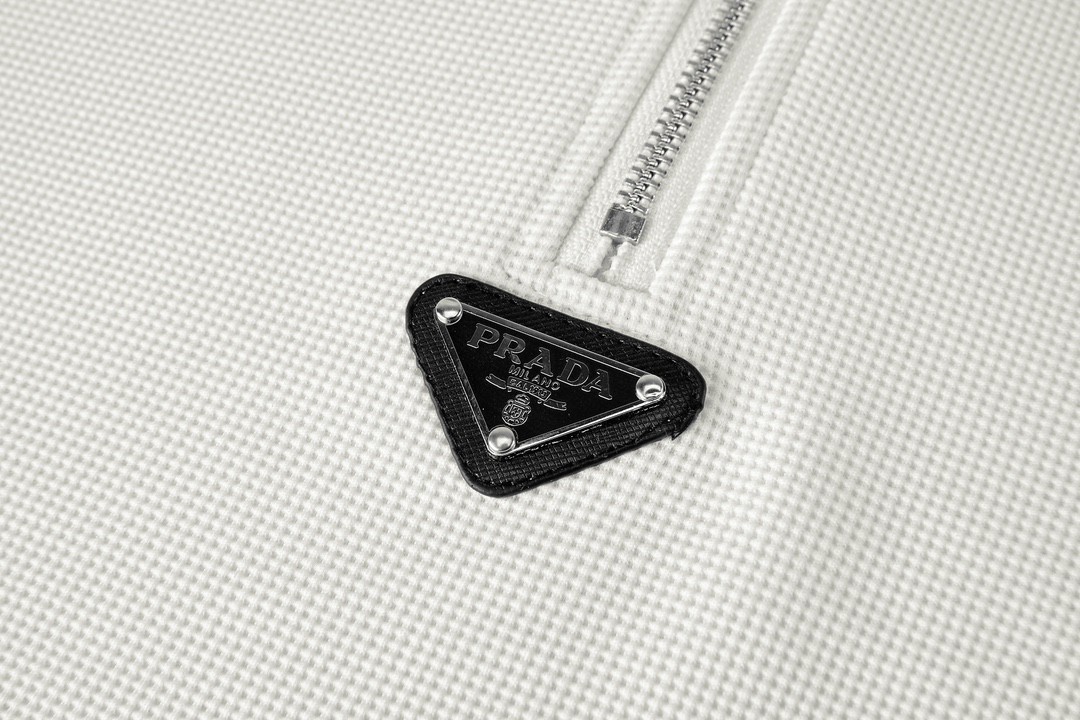 PRADA 普拉达 半拉链华夫格徽标卫衣 长袖 圆领 套头 秋冬卫衣 男女同款 白色