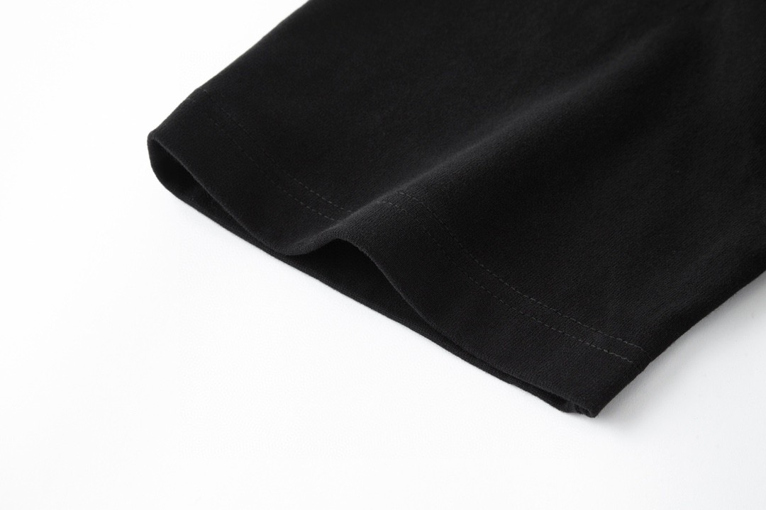 PRADA 普拉达 纯色胸口口袋徽标圆领 短袖 T恤 男女同款 黑色 