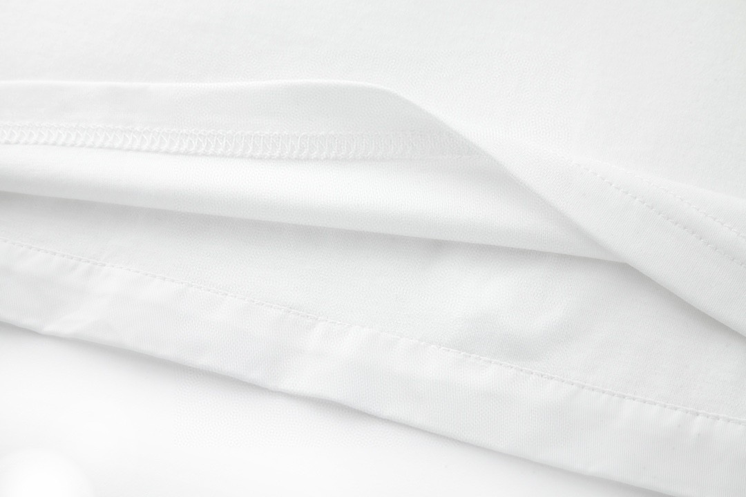 PRADA 普拉达 字母logo徽标拉链口袋圆领 短袖 T恤 男女同款 白色