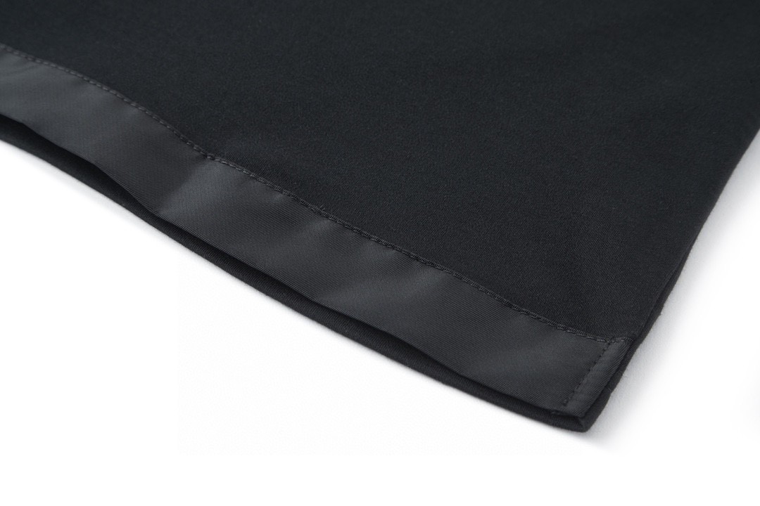 PRADA 普拉达 字母logo徽标拉链口袋圆领 短袖 T恤 男女同款 黑色 UJN661-1WQ5-F0002