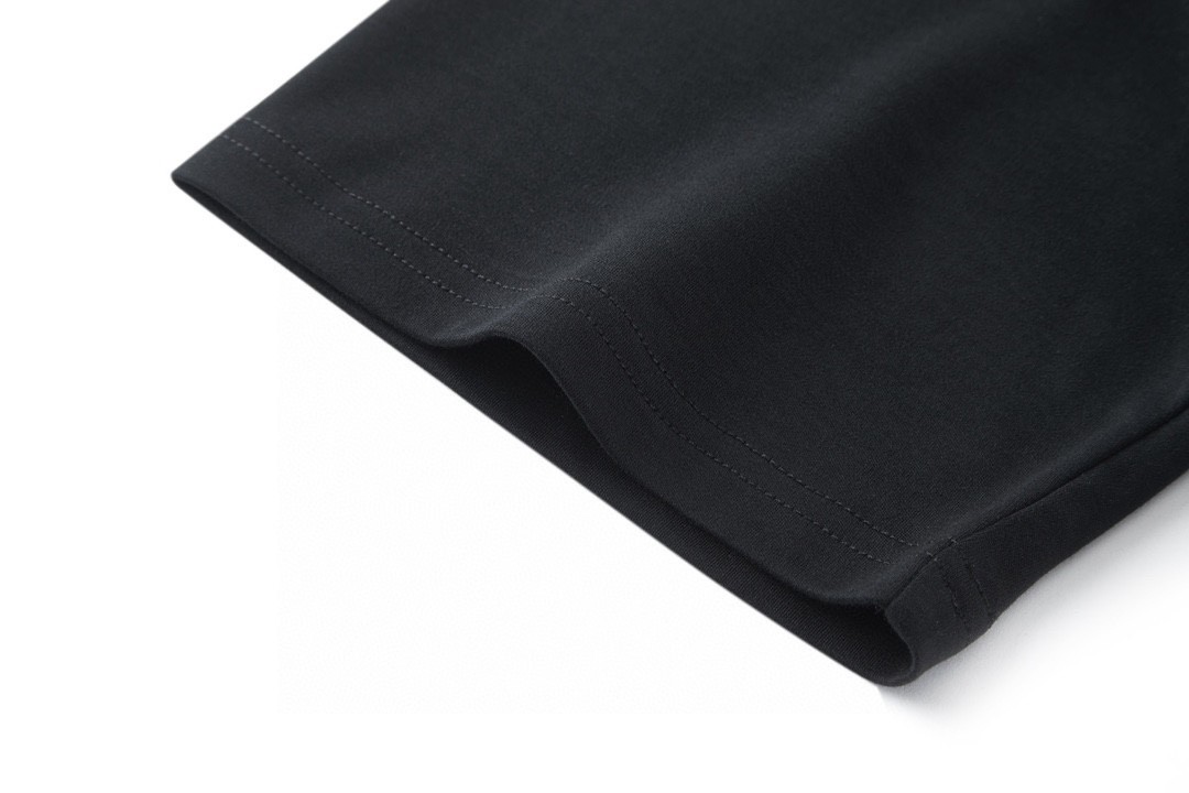 PRADA 普拉达 字母logo徽标拉链口袋圆领 短袖 T恤 男女同款 黑色 UJN661-1WQ5-F0002