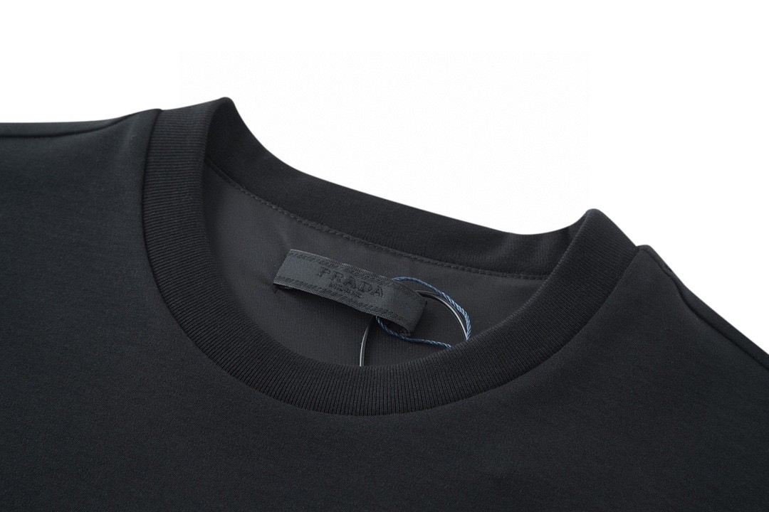 PRADA 普拉达 字母logo徽标拉链口袋圆领 短袖 T恤 男女同款 黑色 UJN661-1WQ5-F0002