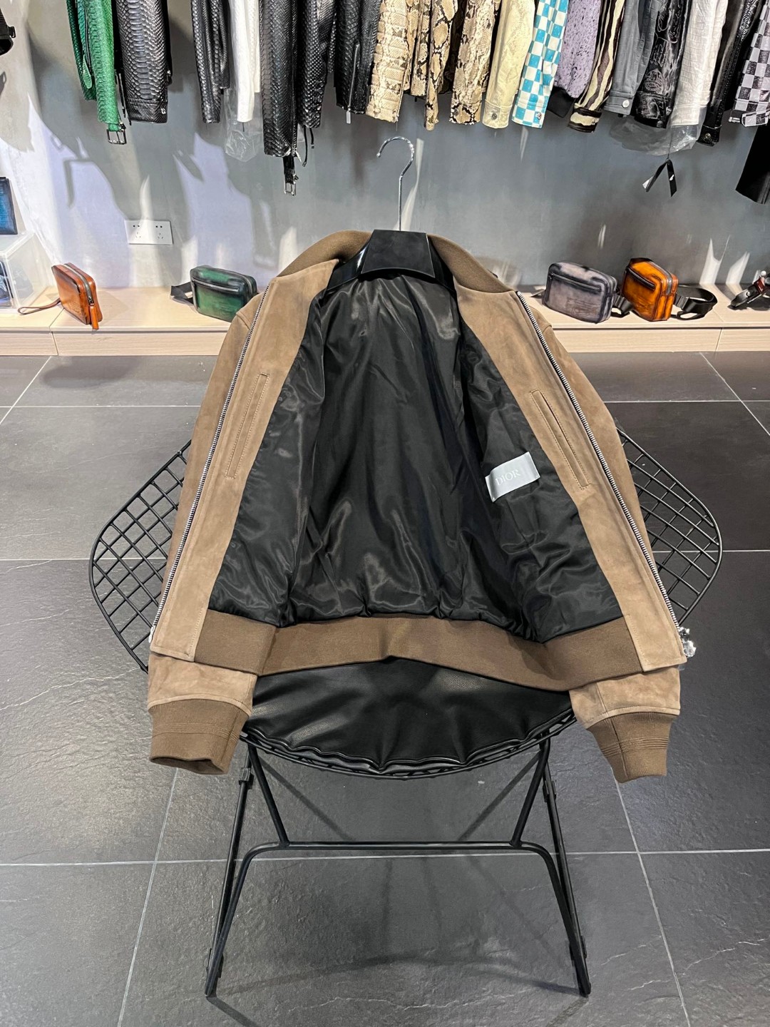 高定系列 Dior 迪奥 拼色皮面夹克 棒球服 外套 长袖 保暖 卡其色