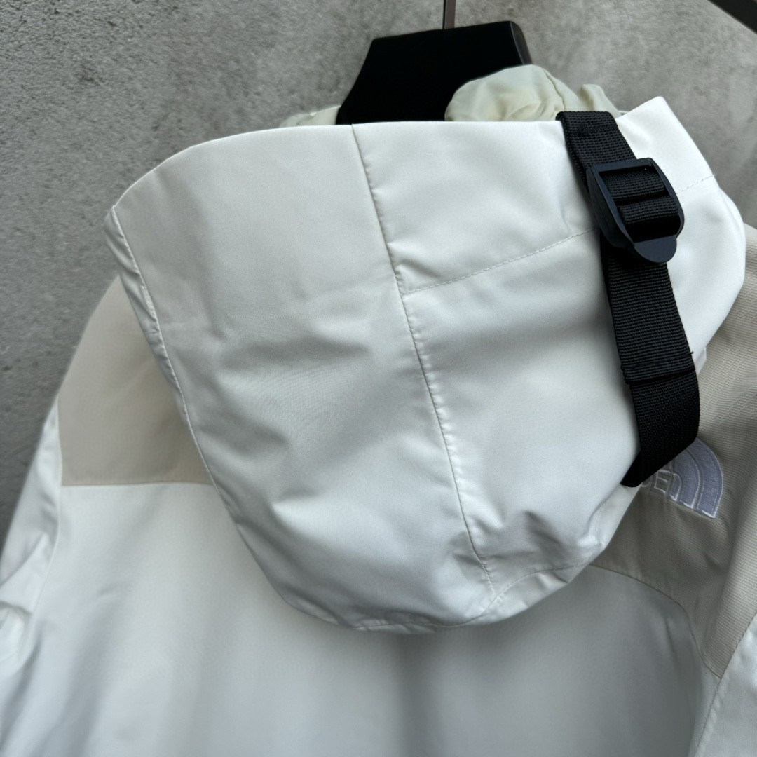 The North Face 1990 连帽冲锋衣 夾克 防水 防風 外套 男女同款 奶白色