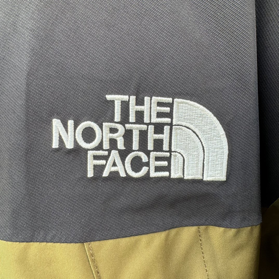 The North Face 1990 连帽冲锋衣 夾克 防水 防風 外套 男女同款 军绿色