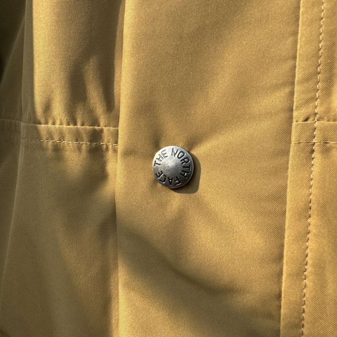 The North Face 1990 连帽冲锋衣 夾克 防水 防風 外套 男女同款 土黄色