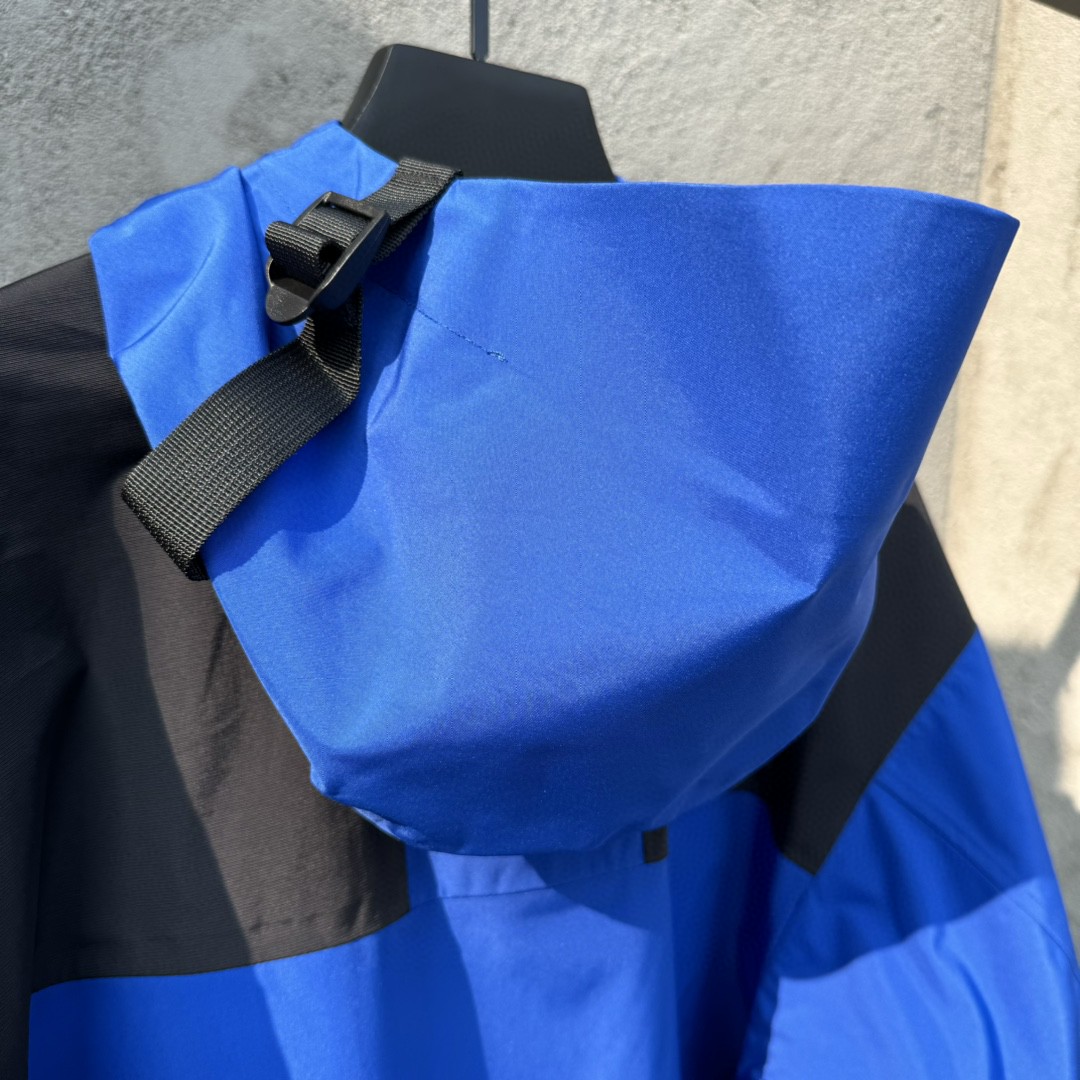 The North Face 1990 连帽冲锋衣 夾克 防水 防風 外套 男女同款 宝蓝色