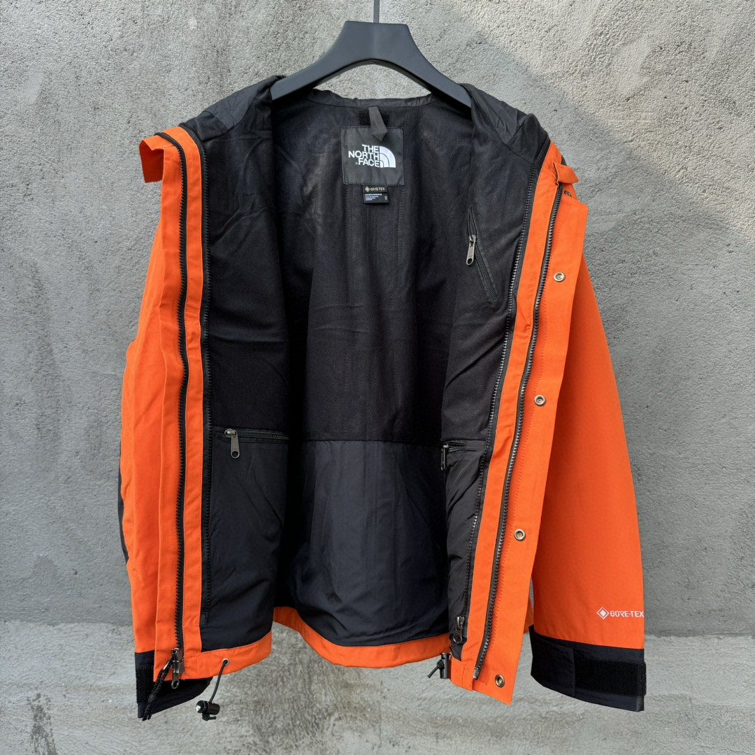 The North Face 1990 连帽冲锋衣 夾克 防水 防風 外套 男女同款 橙色