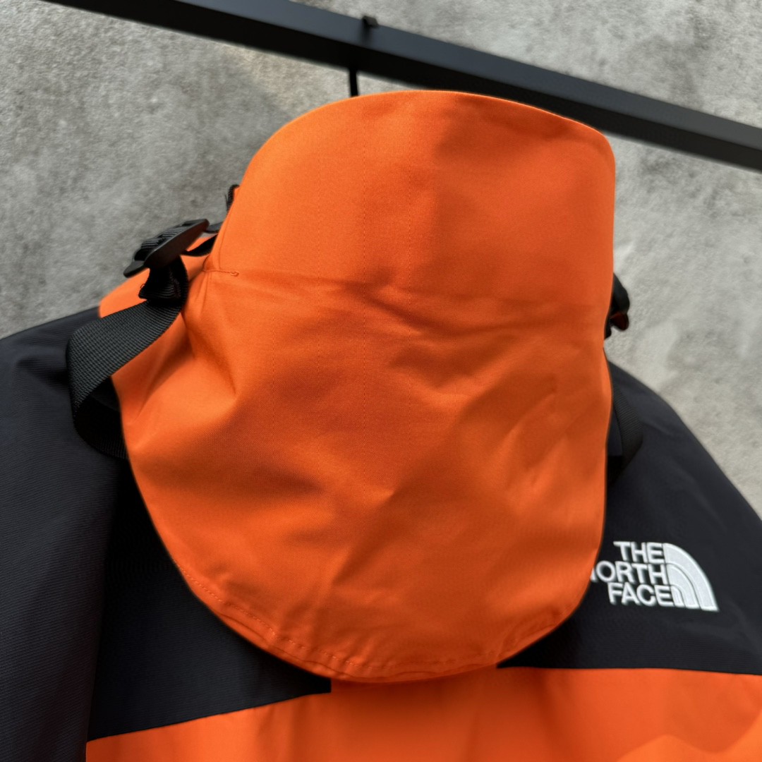 The North Face 1990 连帽冲锋衣 夾克 防水 防風 外套 男女同款 橙色