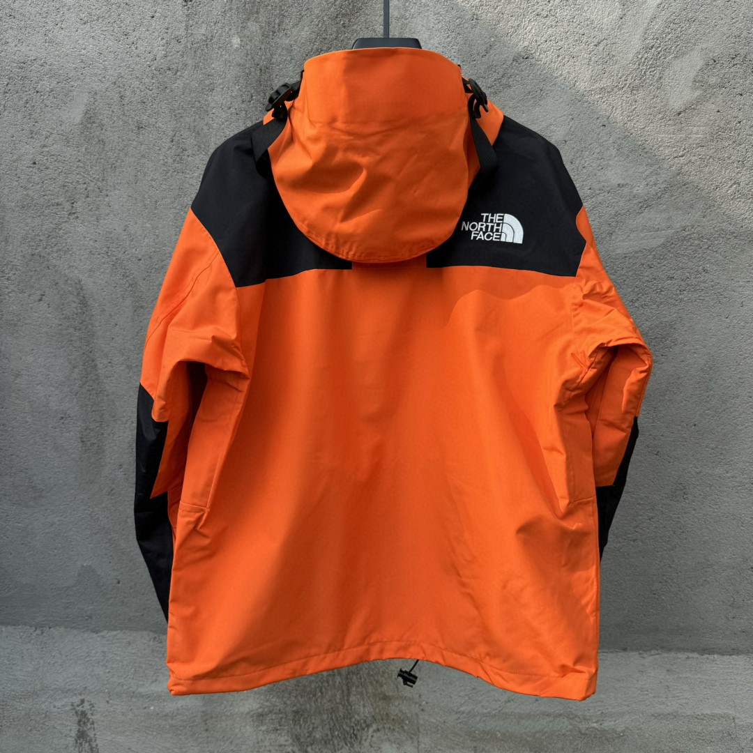 The North Face 1990 连帽冲锋衣 夾克 防水 防風 外套 男女同款 橙色