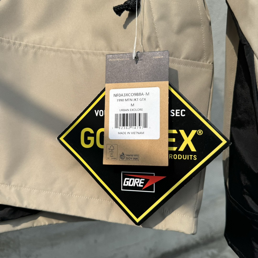 The North Face 1990 连帽冲锋衣 夾克 防水 防風 外套 男女同款 卡其色