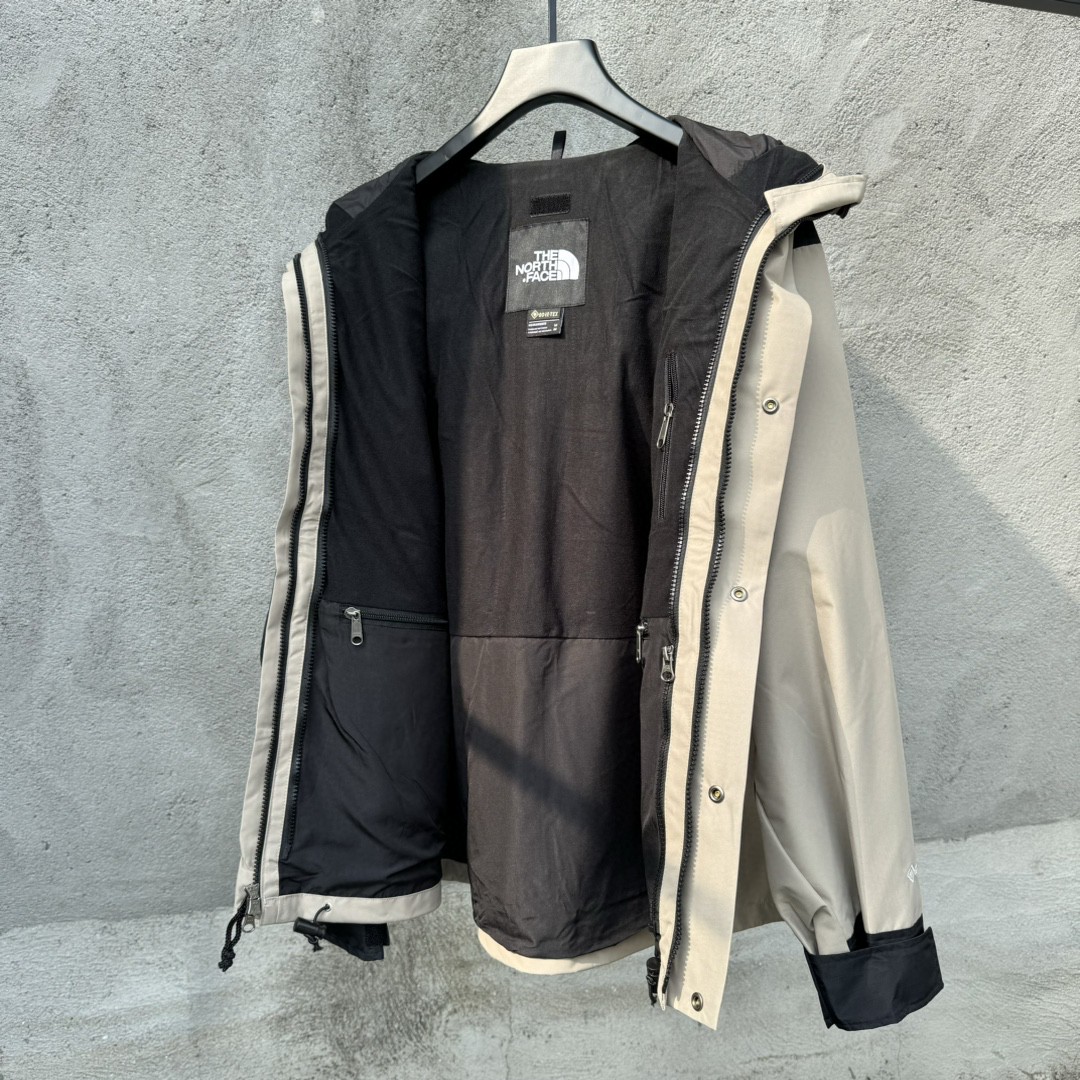 The North Face 1990 连帽冲锋衣 夾克 防水 防風 外套 男女同款 卡其色