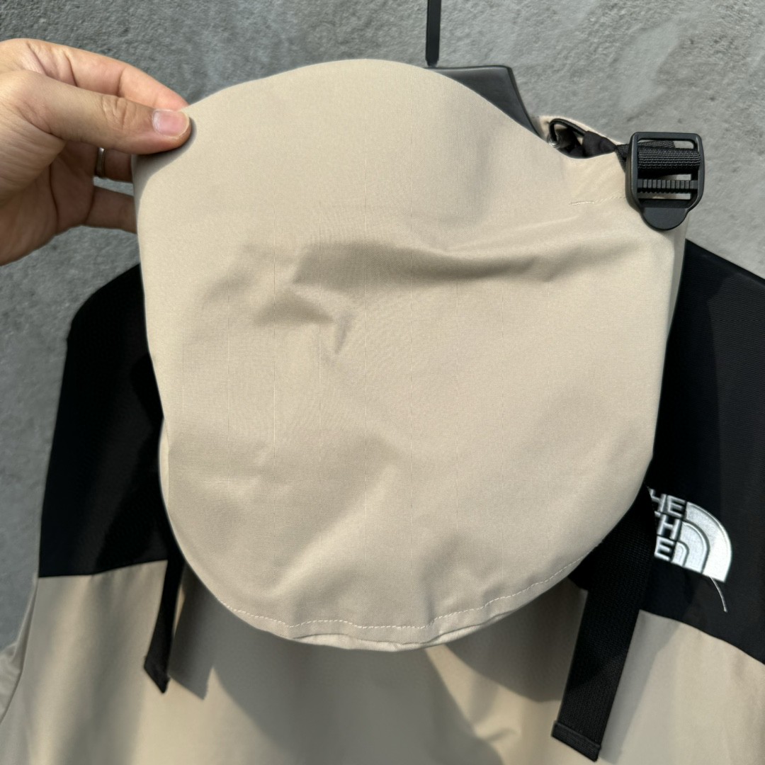 The North Face 1990 连帽冲锋衣 夾克 防水 防風 外套 男女同款 卡其色