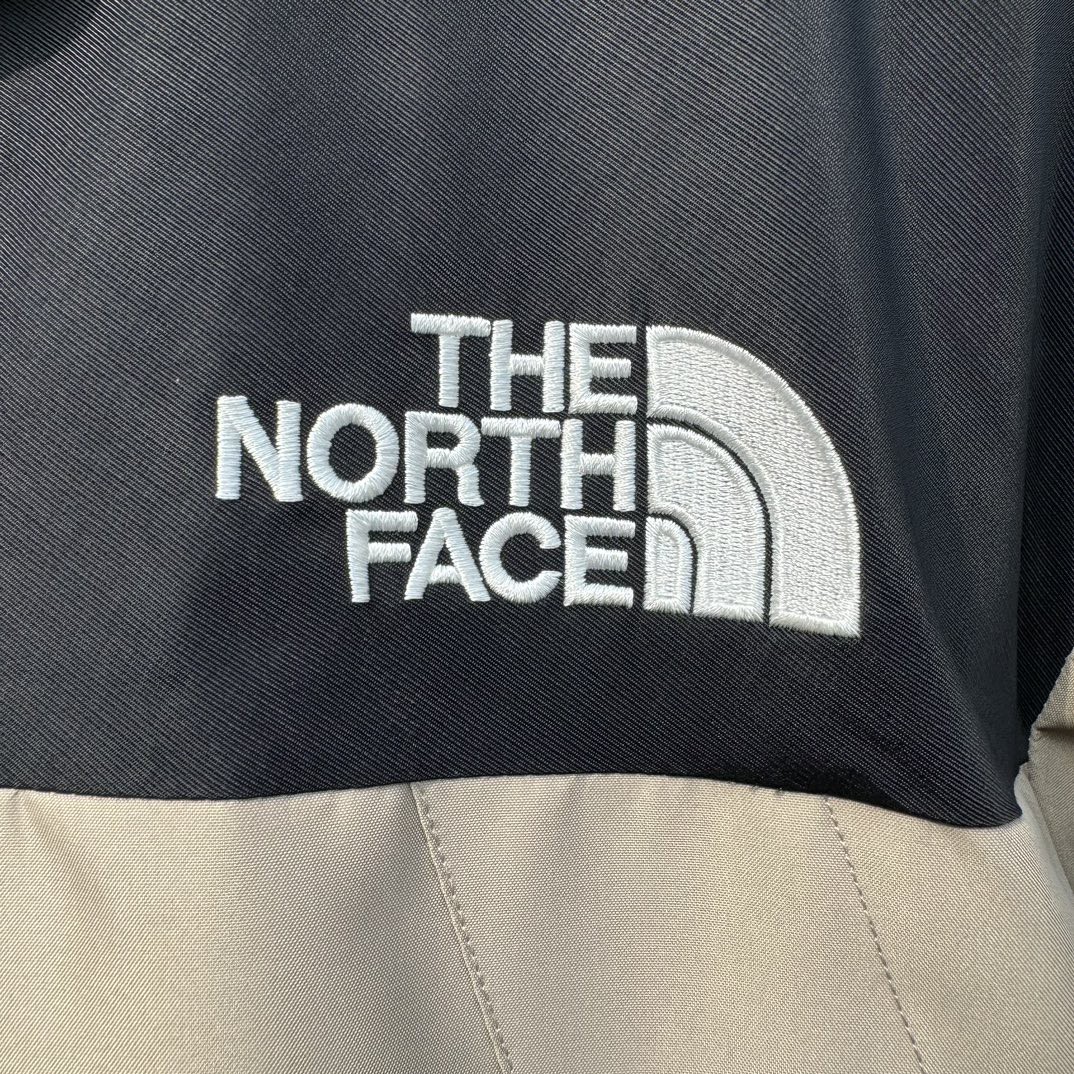 The North Face 1990 连帽冲锋衣 夾克 防水 防風 外套 男女同款 卡其色