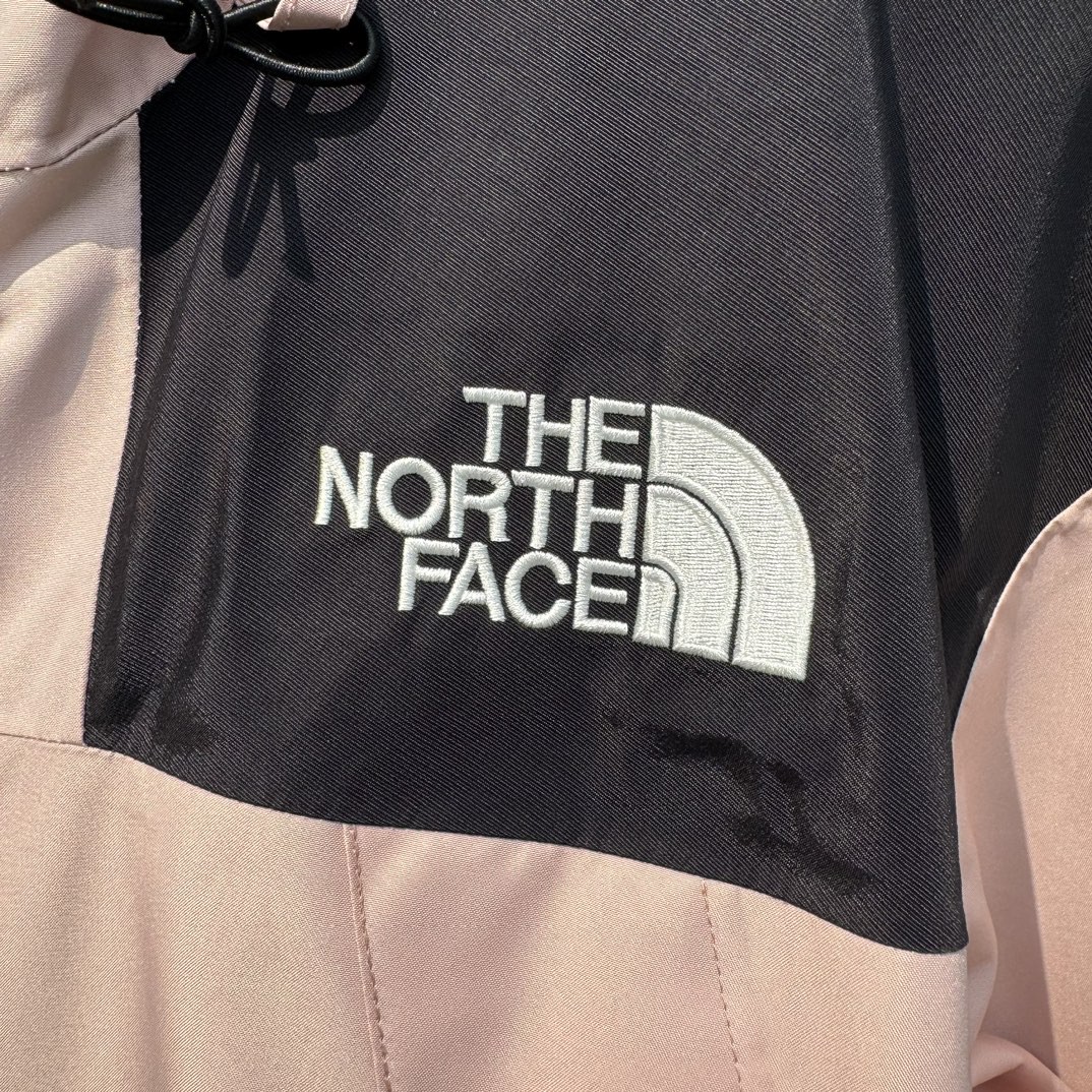 The North Face 1990 连帽冲锋衣 夾克 防水 防風 外套 男女同款 粉色