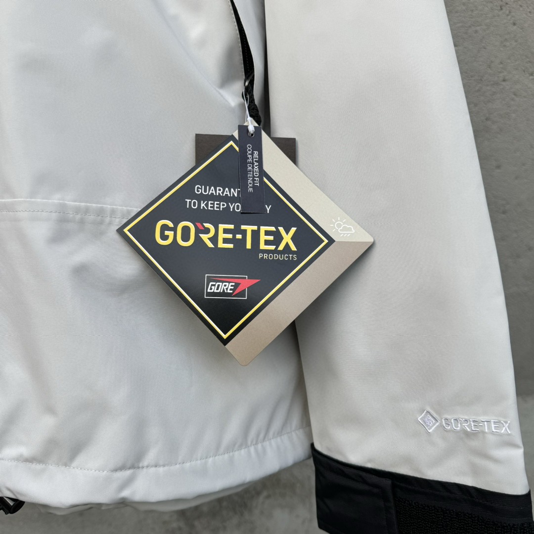 The North Face 1990 连帽冲锋衣 夾克 防水 防風 外套 男女同款 灰白色