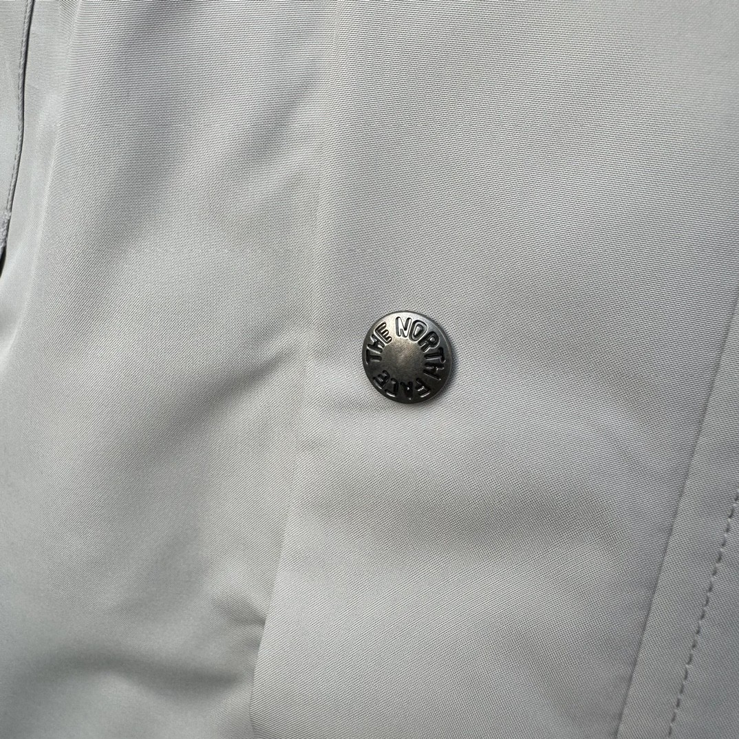 The North Face 1990 连帽冲锋衣 夾克 防水 防風 外套 男女同款 灰白色