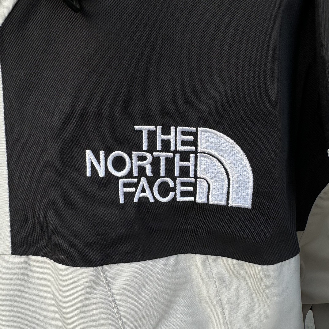 The North Face 1990 连帽冲锋衣 夾克 防水 防風 外套 男女同款 灰白色