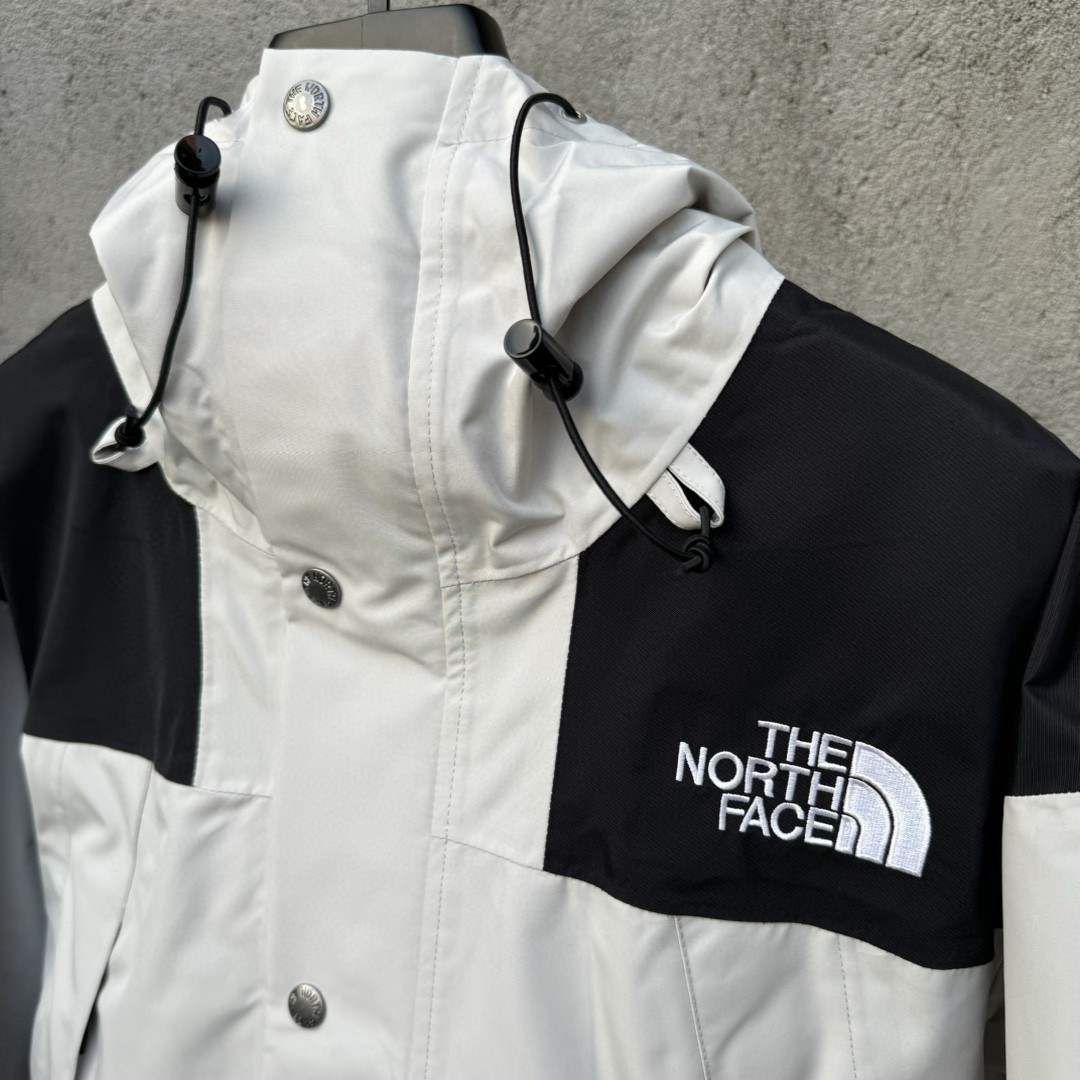 The North Face 1990 连帽冲锋衣 夾克 防水 防風 外套 男女同款 灰白色