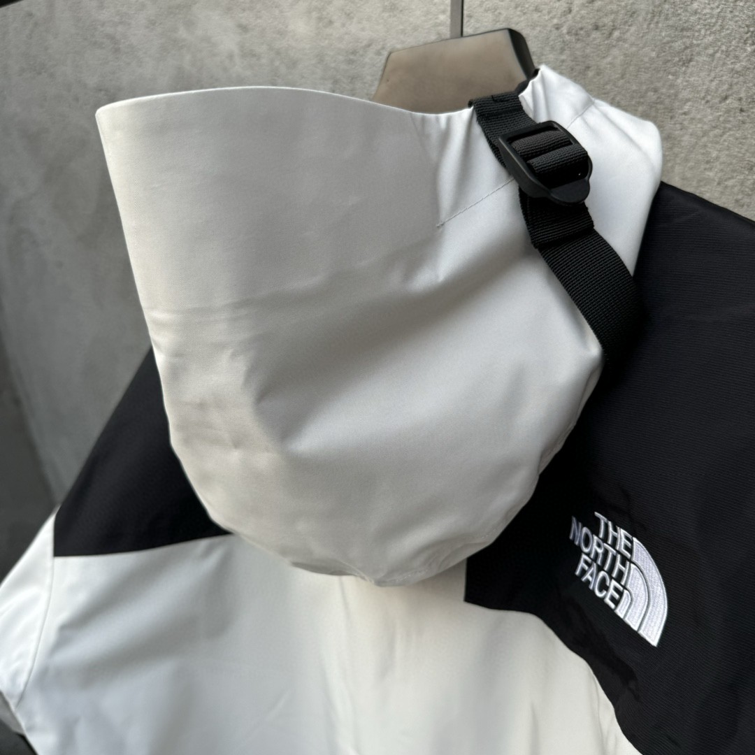 The North Face 1990 连帽冲锋衣 夾克 防水 防風 外套 男女同款 灰白色