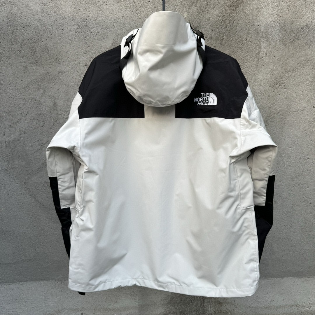 The North Face 1990 连帽冲锋衣 夾克 防水 防風 外套 男女同款 灰白色