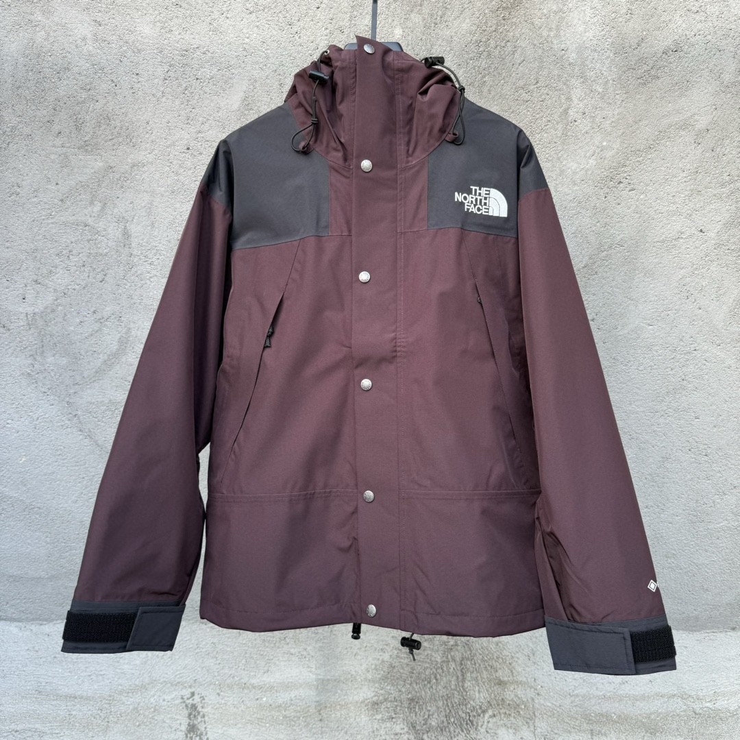 The North Face 1990 连帽冲锋衣 夾克 防水 防風 外套 男女同款 酒红色
