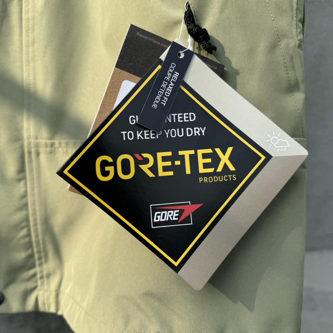 The North Face 1990 连帽冲锋衣 夾克 防水 防風 外套 男女同款 抹茶绿