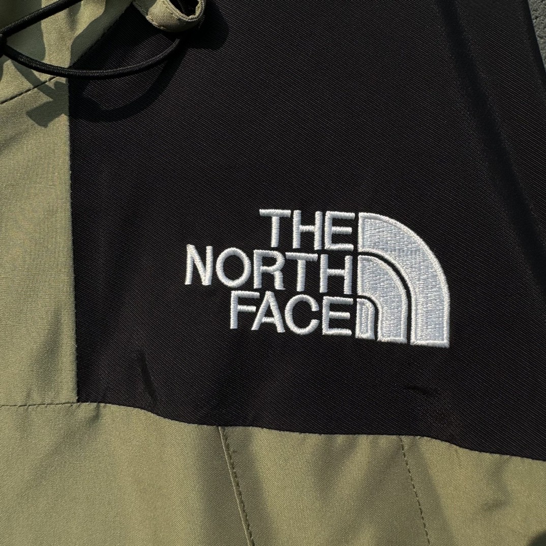 The North Face 1990 连帽冲锋衣 夾克 防水 防風 外套 男女同款 抹茶绿