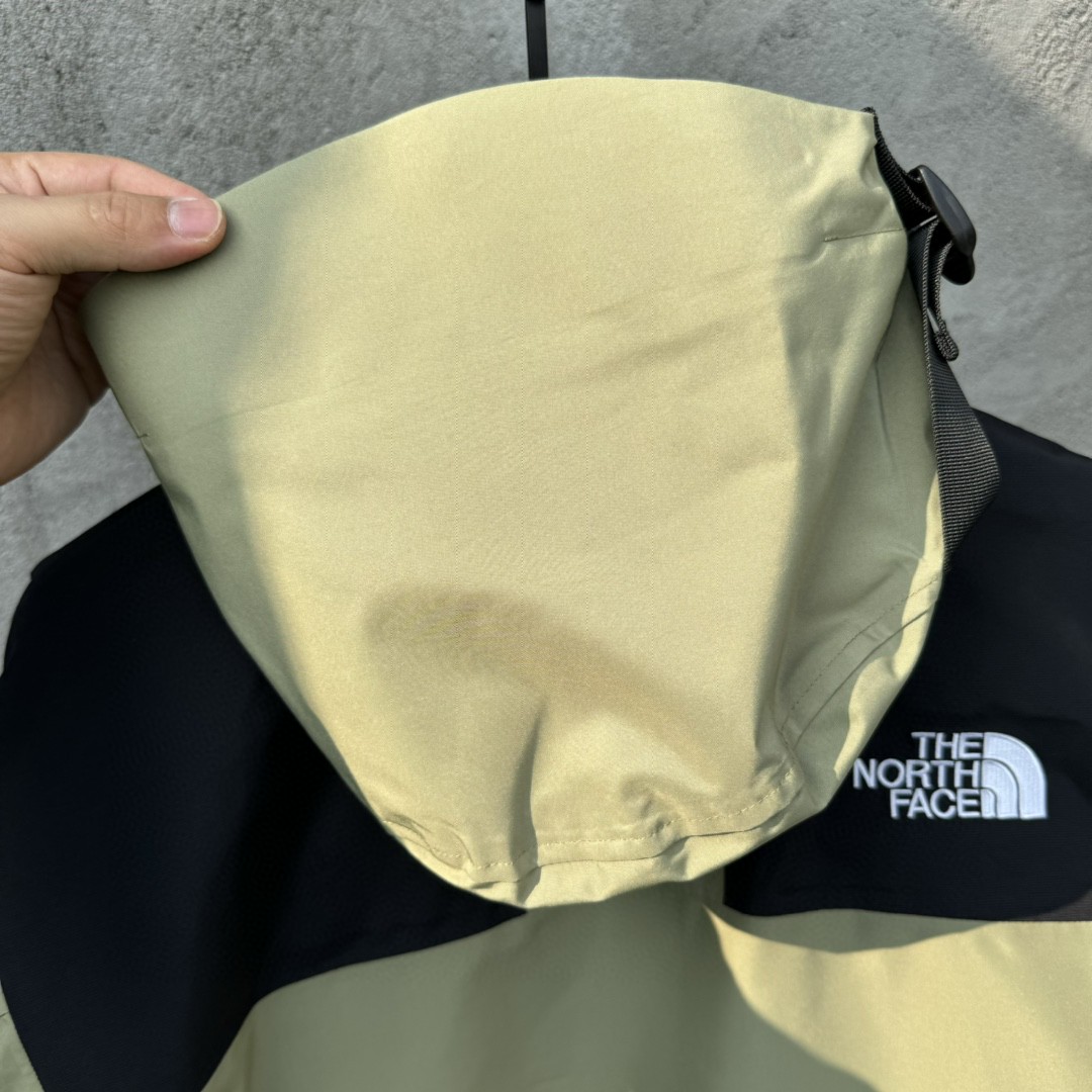 The North Face 1990 连帽冲锋衣 夾克 防水 防風 外套 男女同款 抹茶绿