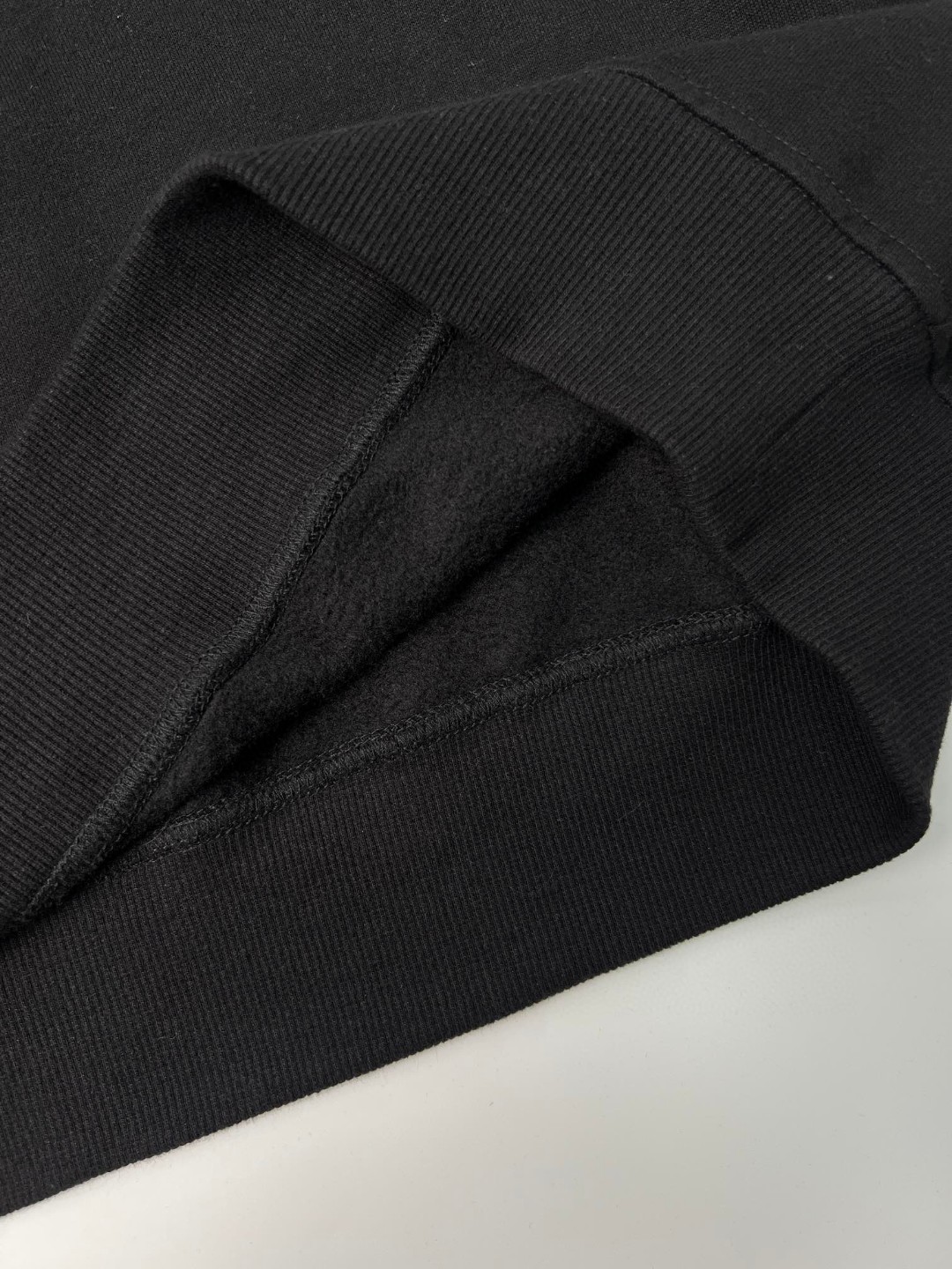 FENDI 芬迪 小怪兽 圆领卫衣 长袖 套头 黑色 FY1033ACNBF0QA1