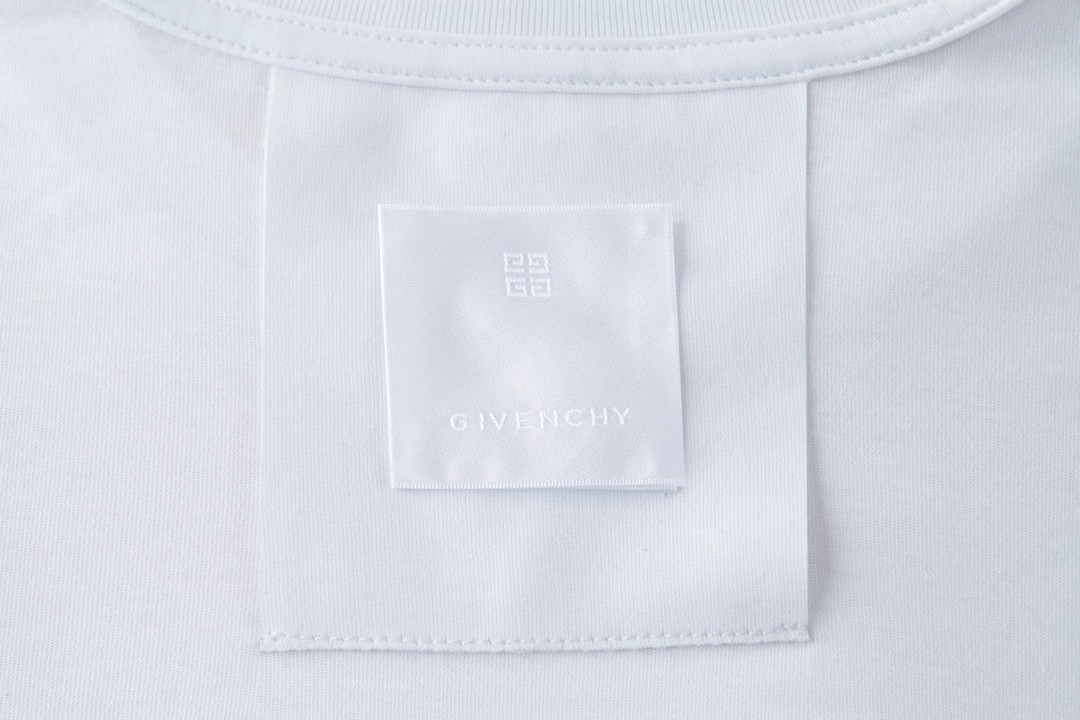 Givenchy 纪梵希 SS21 反向字母Logo印花  T恤 短袖 套头 夏款 白色 BM71653Y6B-100