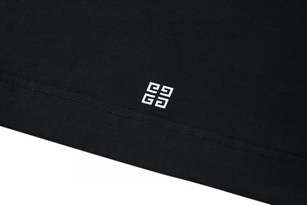 Givenchy 纪梵希 字母视觉陷阱效果 T恤 短袖 套头 夏款 黑色 BM71333Y6B-001