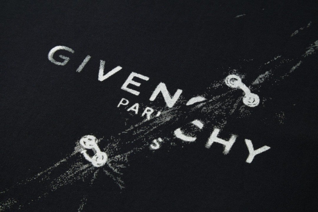Givenchy 纪梵希 字母视觉陷阱效果 T恤 短袖 套头 夏款 黑色 BM71333Y6B-001