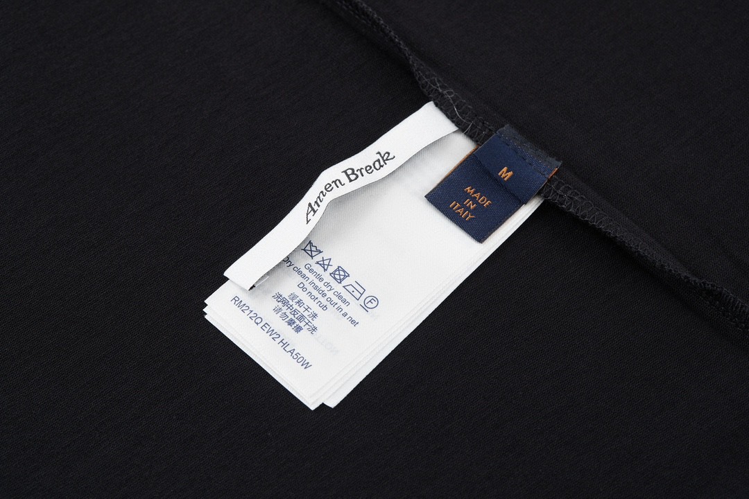 LOUIS VUITTON 路易威登 假口袋字母印花 短袖 圆领 T 恤 上衣 夏款 男女同款 黑色