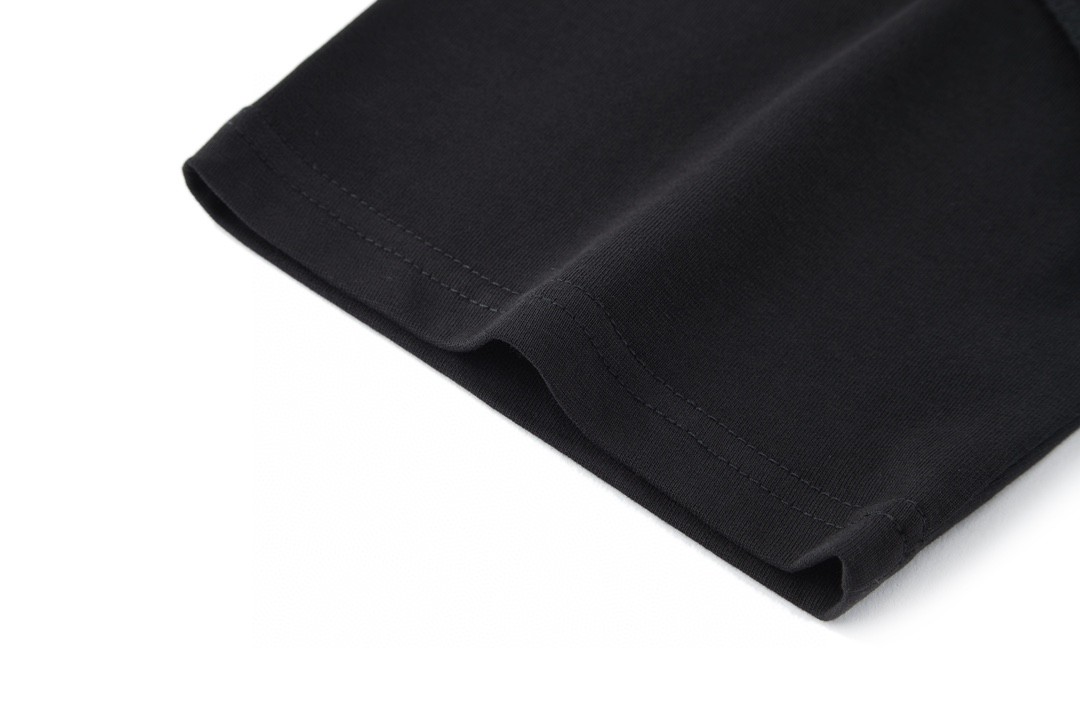 LOUIS VUITTON 路易威登 假口袋字母印花 短袖 圆领 T 恤 上衣 夏款 男女同款 黑色