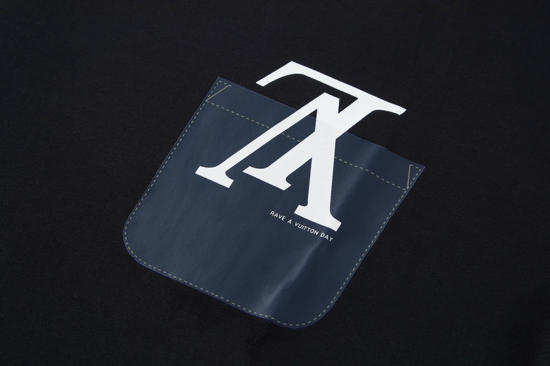 LOUIS VUITTON 路易威登 假口袋字母印花 短袖 圆领 T 恤 上衣 夏款 男女同款 黑色