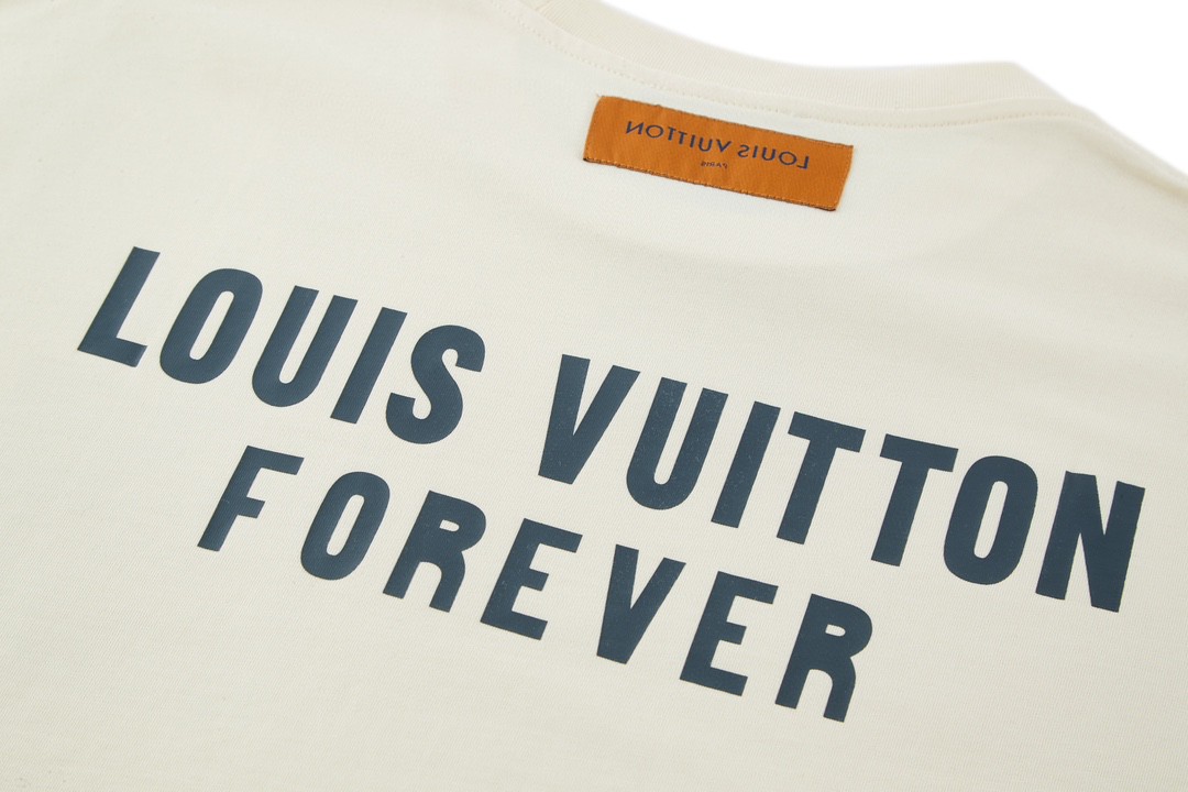LOUIS VUITTON 路易威登 假口袋字母印花 短袖 圆领 T 恤 上衣 夏款 男女同款 米色