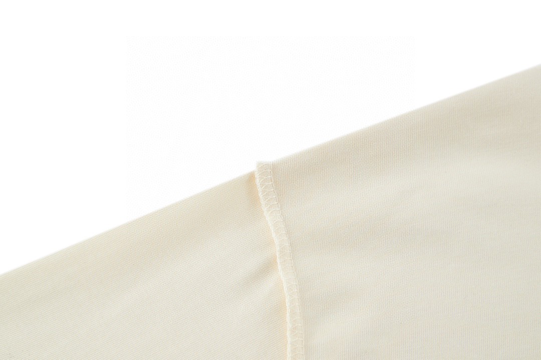 LOUIS VUITTON 路易威登 假口袋字母印花 短袖 圆领 T 恤 上衣 夏款 男女同款 米色