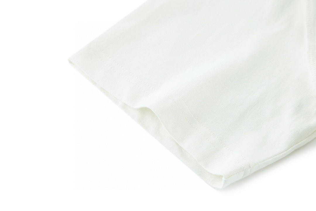 LOUIS VUITTON 路易威登 彩虹字母印花 短袖 圆领 T 恤 上衣 夏款 男女同款 白色 1AB4UR