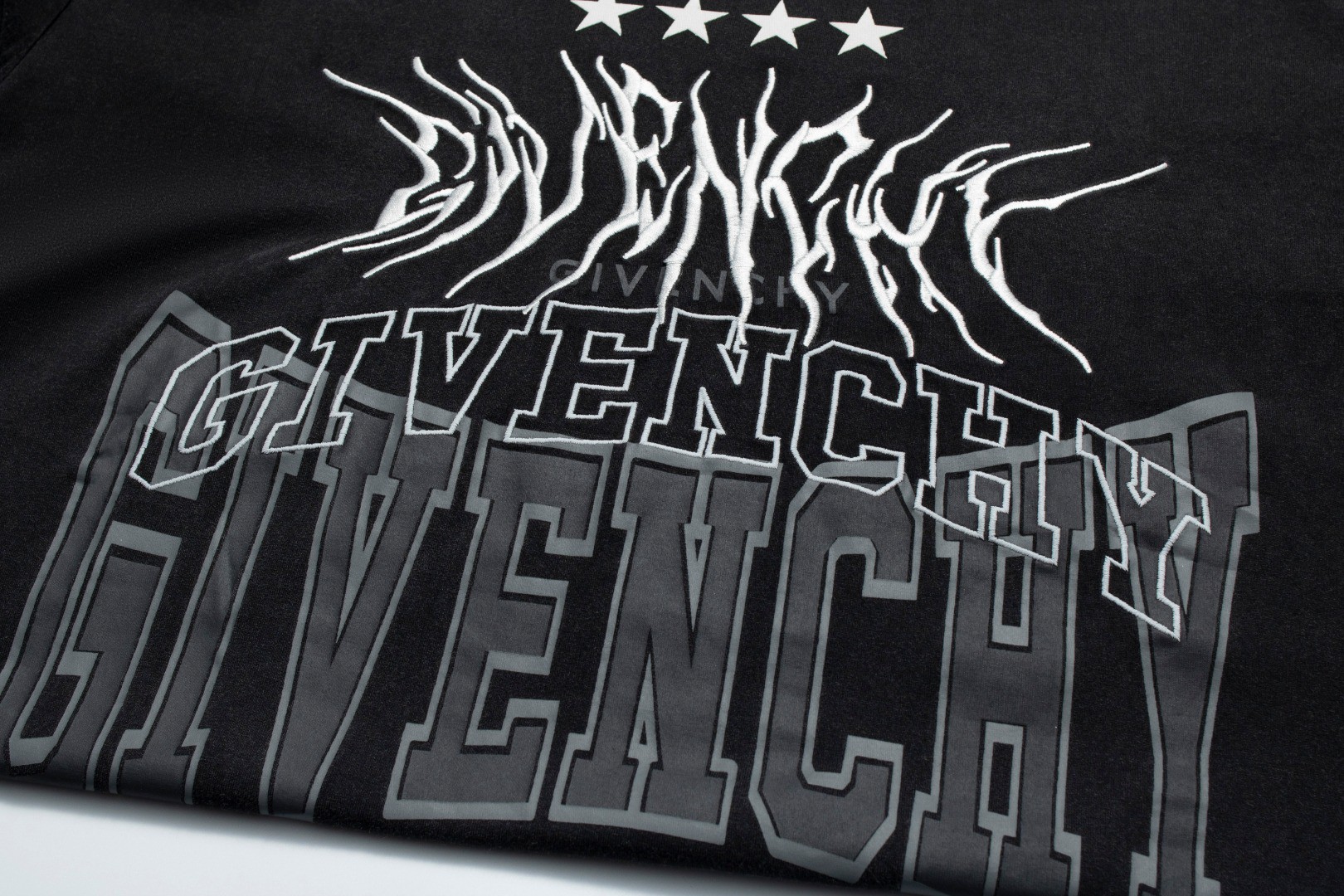 Givenchy 纪梵希 水洗字母刺绣Logo T恤 短袖 套头 夏款 黑色 BM716N3Y7X-020