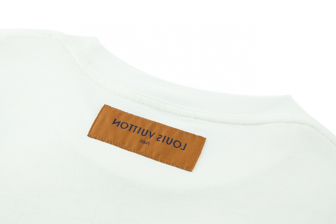 LOUIS VUITTON 路易威登 火焰字母logo涂鸦印花 短袖 圆领 T 恤 上衣 夏款 男女同款 白色 1A9T6P