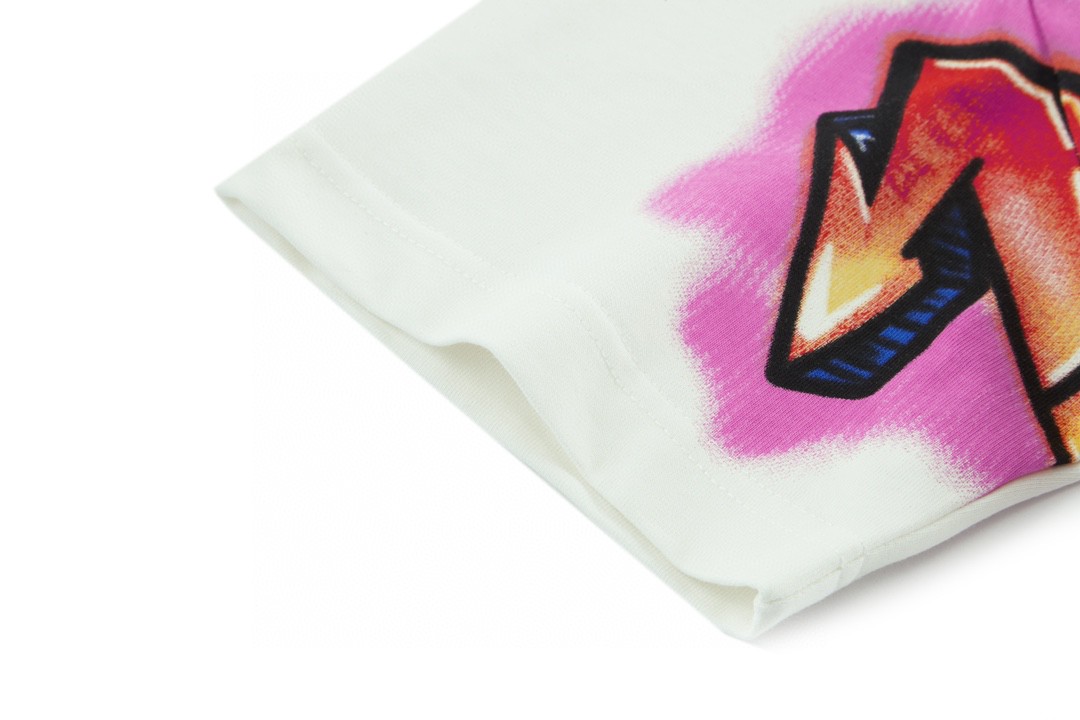 LOUIS VUITTON 路易威登 火焰字母logo涂鸦印花 短袖 圆领 T 恤 上衣 夏款 男女同款 白色 1A9T6P