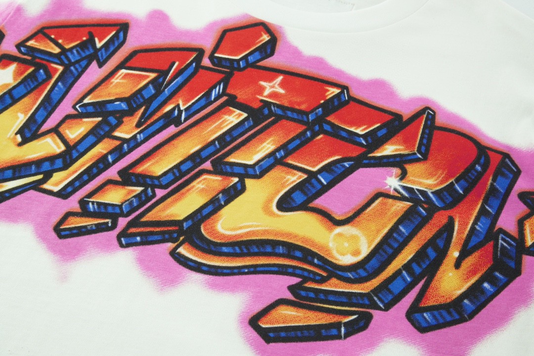 LOUIS VUITTON 路易威登 火焰字母logo涂鸦印花 短袖 圆领 T 恤 上衣 夏款 男女同款 白色 1A9T6P