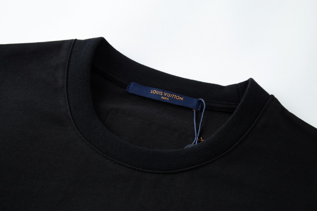 LOUIS VUITTON 路易威登 字母logo印花短袖 圆领 T 恤 上衣 夏款 男女同款 黑色